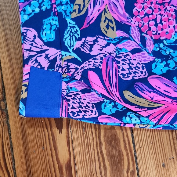 Lilly Pulitzer, Printed Short - Picture 3 of 5